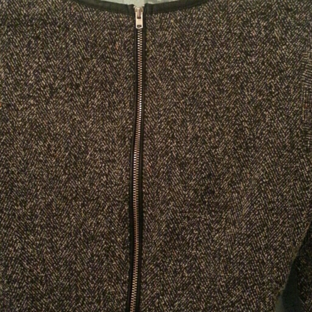 Form fitting dress - Picture 3 of 5